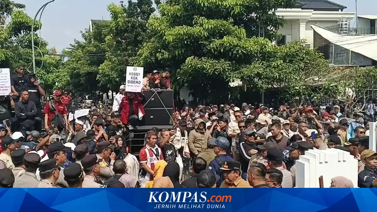 Massa Demo Tuntut Pemakzulan Wali Kota Sukabumi, Turut Soroti Gaji Ke-13 ASN Belum Cair