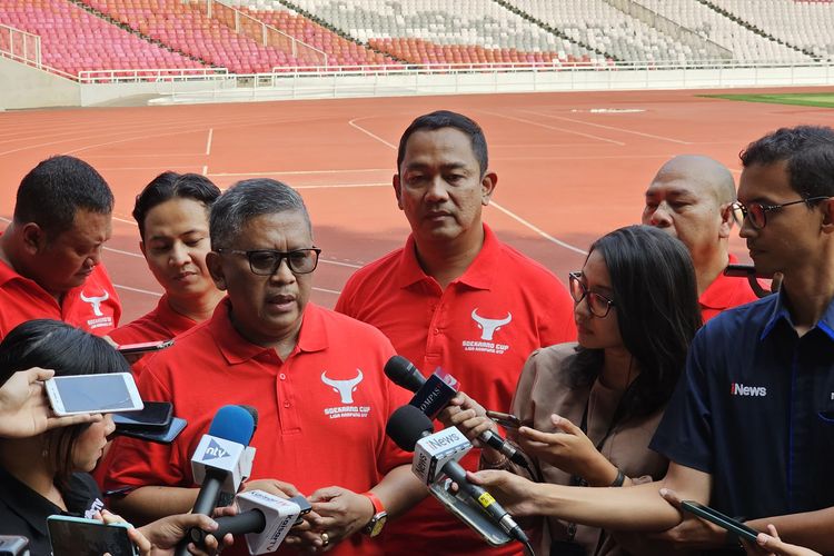 Sekretaris Jenderal PDI-P Hasto Kristiyanto memberikan keterangan pers di Gelora Bung Karno, Jakarta, Kamis (2/11/2023).