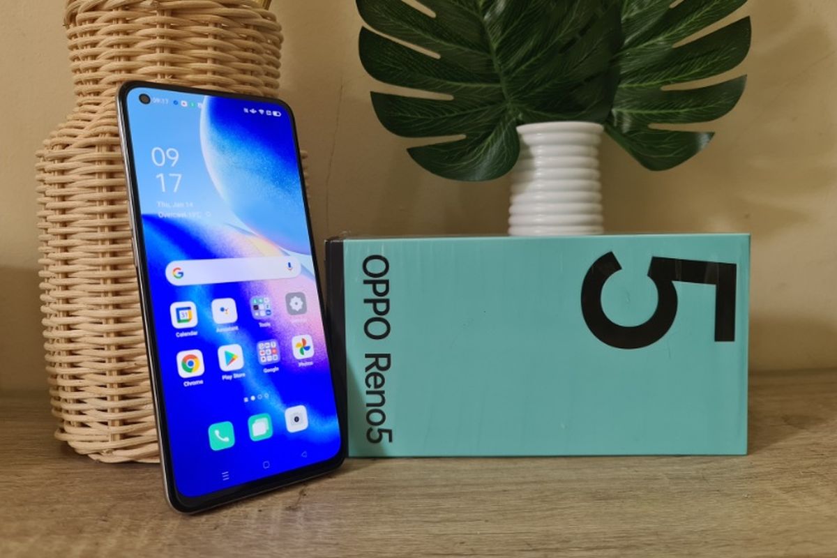 Tampilan kotak kemasan Oppo Reno 5 versi Indonesia