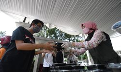 1 Juta KK Terdampak Covid-19 di Jabar dapat Bansos Tunai, Emil Apresiasi Kemensos