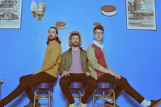 Lirik dan Chord Lagu Alice by the Hudson oleh AJR