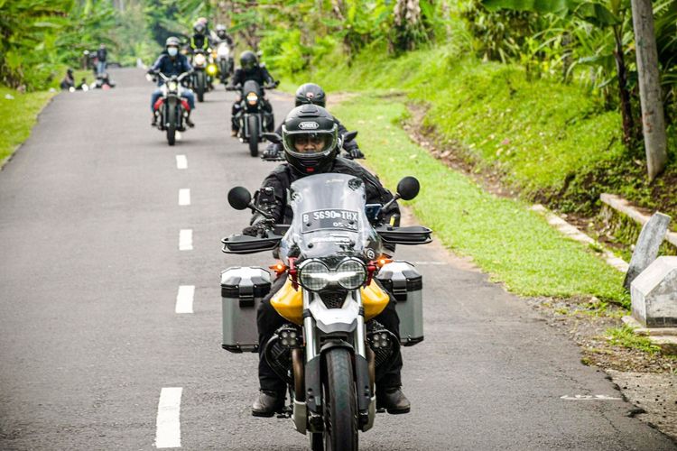 Moto Guzzi V85TT Travel cocok untuk dipakai adventure atau berkendara jarak jauh