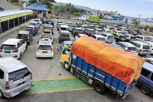 Urai Kepadatan Kendaraan, ASDP Ketapang Banyuwangi Berlakukan Wajib Tiket H-1 Keberangkatan