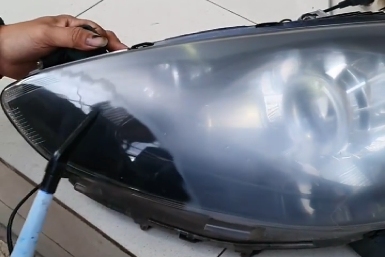 metode nano burn coating untuk finishing restorasi mika lampu mobil.