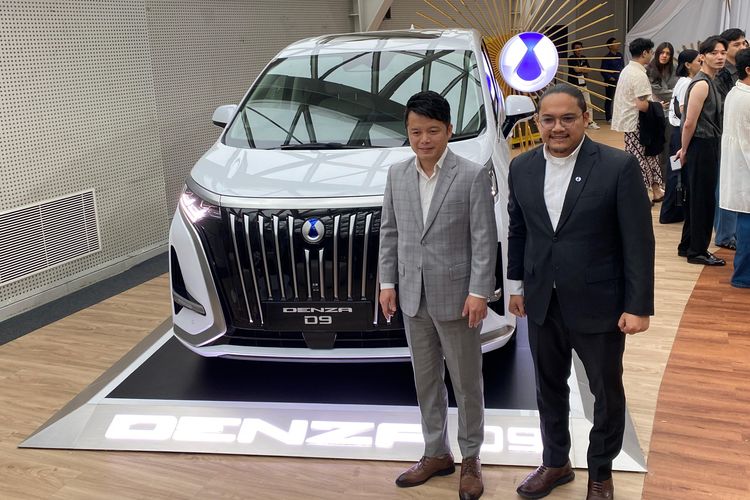 Denza D9 di ajang Jakarta Fashion Week 2026 