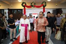 Hadiri Open House Keuskupan Agung Makassar, Danny Pomanto: Silaturahmi Rutin Saat Natal