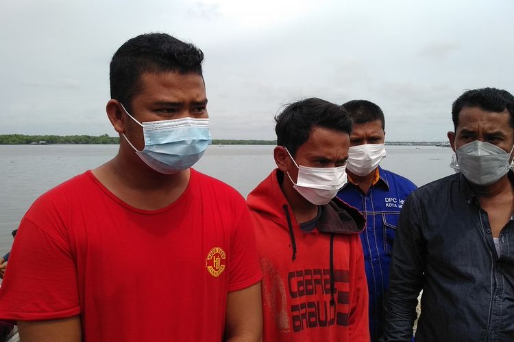 Juma didampingi Abdul menceritakan kisahnya berangkat dari Dusun IV, Desa Paluh Sibaji, Kecamatan Pantai Labu, Deli Serdang melaut di wilayah Pulau Berhala, Serdang Bedagai kemudian terbawa arus hingga memasuki wilayah Malaysia. Mereka ditangkap petugas APMM dan ditahan. Mereka tiba di Dermaga Bandar Deli Belawan pada Kamis (21/10/2021) pagi.