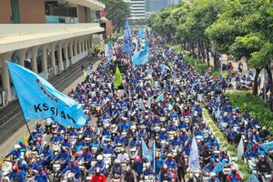 Update Demo Buruh: Jalan Semanggi-Bundaran HI Ditutup, Gatsu Padat Merayap