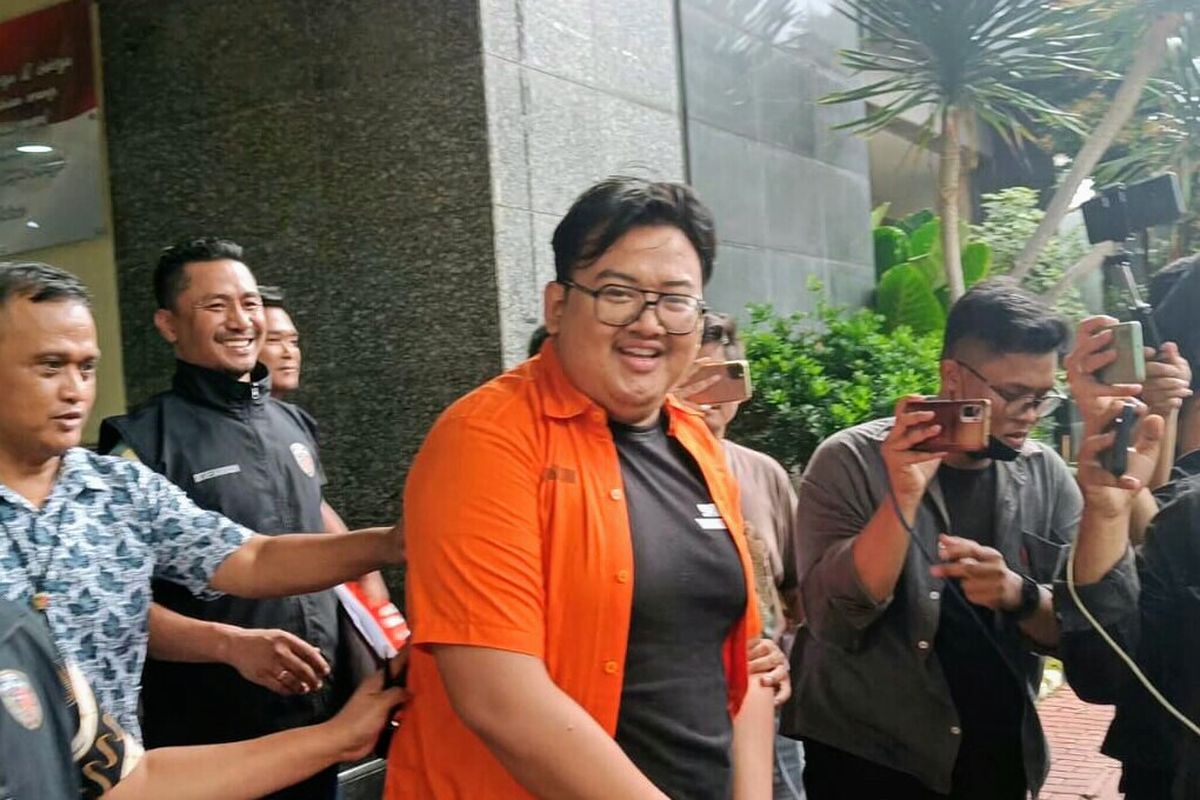 Yudo Andreawan saat digelandang penyidik Polda Metro Jaya, Jumat (14/4/2023).