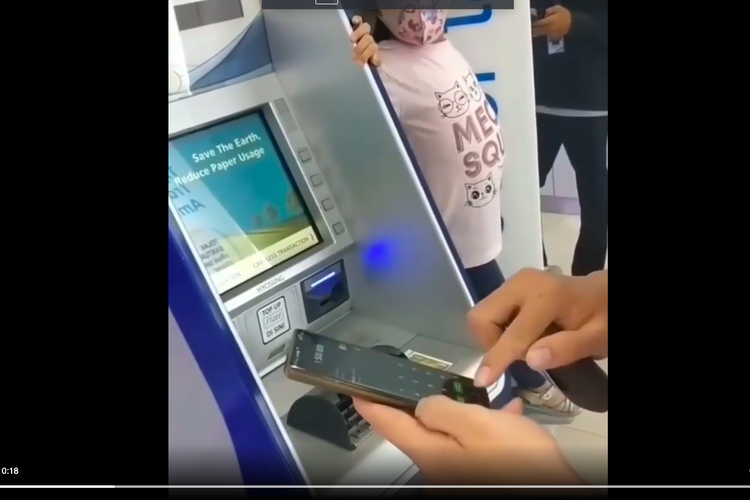 Cara tarik tunai tanpa kartu BCA di mesin ATM secara mudah dan simpel