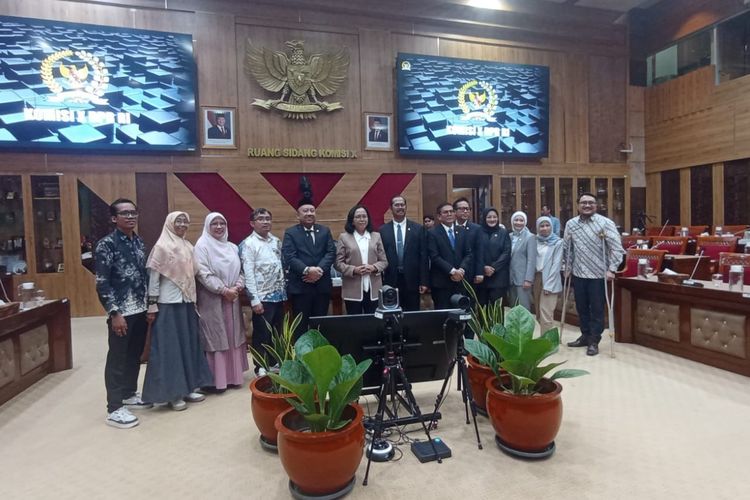 Rapat dengan Komisi X DPR, Aliansi Dosen PPPK Desak Pemerintah Beri Kepastian Hukum