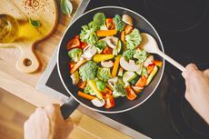 Sayuran Mentah Lebih Sehat dari Sayuran Dimasak, Fakta atau Mitos?