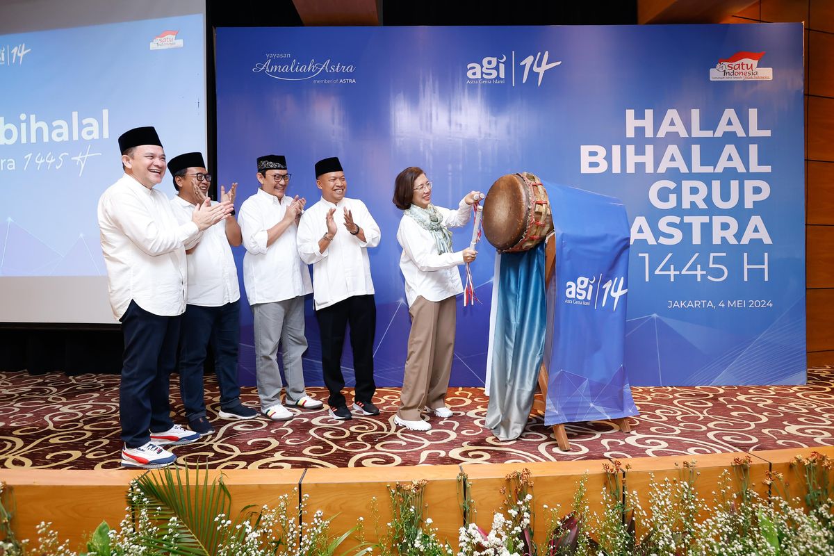 Direktur Astra sekaligus Ketua Dewan Pembina Yayasan Amaliah Astra Gita Tiffani Boer membuka acara Halal Bihalal Grup Astra, Sabtu (4/5/2024) bersama para pengurus yayasan