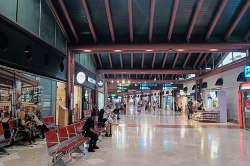 Sepekan Jelang Natal, Terminal 2 Bandara Soekarno-Hatta Masih Sepi Penumpang