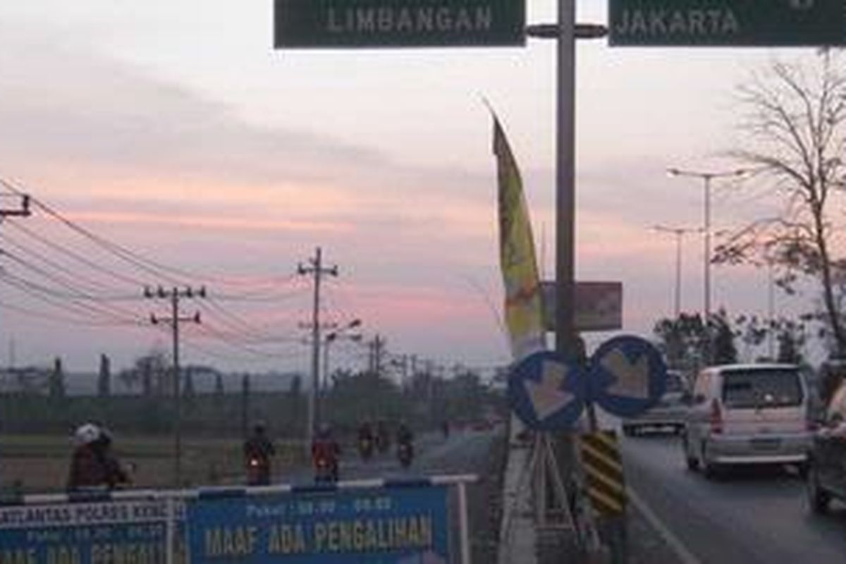Pengalihan jalan Kaliwungu, Kendal, Jawa Tengah.