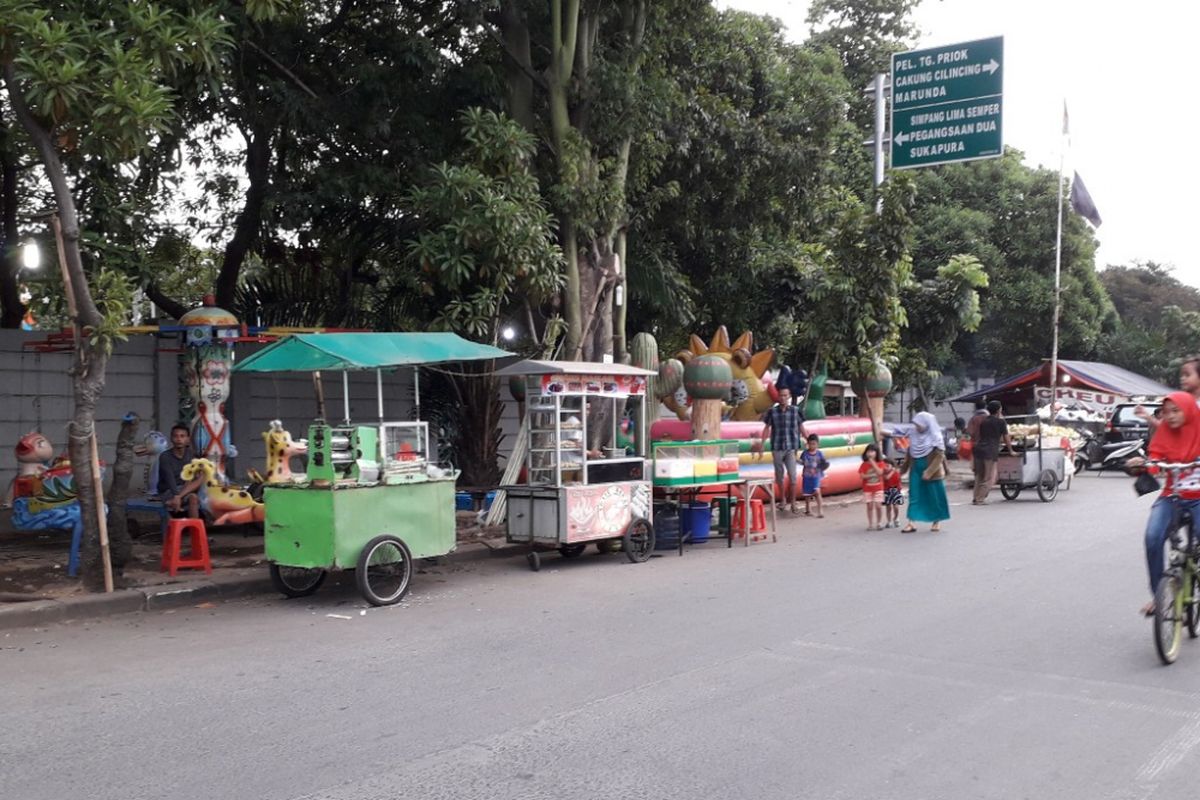 Kawasan Jakarta Islamic Center di Koja, Jakarta Utara, menjadi alternatif warga untuk berburu takjil selama Bulan Ramadhab