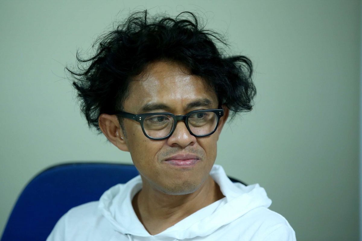 Riri Riza diwawancara dalam promosi film Kulari ke Pantai di Gedung Kompas Gramedia, Jalan Palmerah Selatan, Jakarta Pusat, Rabu (6/6/2018). 