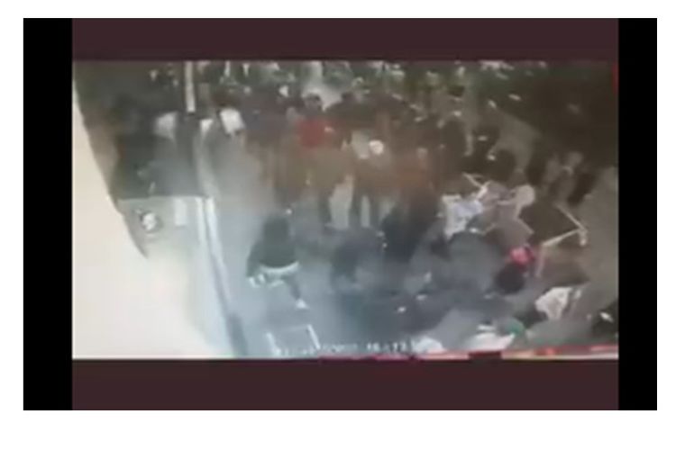 Tangkapan layar video detik-detik ledakan bom di Istanbul, Turki