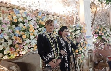 Shinta Bachir resmi menikah dengan Indra Kristianto pada Minggu (12/3/2023) di Gedung Pewayangan, Taman Mini Indonesia Indah, Jakarta Timur.