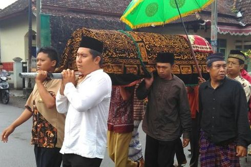 Jenazah Korban Diksar UII Asal Lombok Dimakamkan