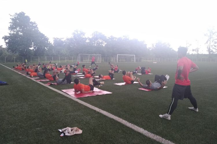 Sesi latihan Persija Jakarta di Lapangan NYTC, Sawangan, Depok, Kamis (16/1/2020).