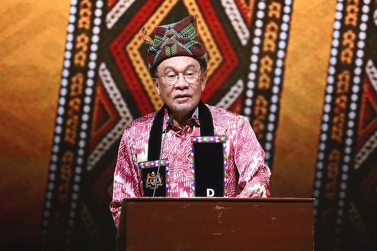 Tekan Biaya Hidup, Malaysia Naikkan Subsidi BBM dan Dana Usaha Kecil