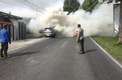 Grand Livina Terbakar di Jalan Raya Kiskendo Kulon Progo, Sopir Sempat Cium Bau Menyengat