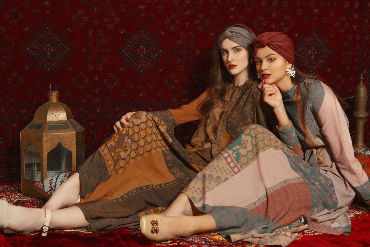 Situs e-commerce Blibli meluncurkan kolaborasi Ramadan bersama 12 creativepreneurbrand fashion ternama yang terbagi ke dalam koleksi modest wear (busana muslim) dan non-modest wear.
