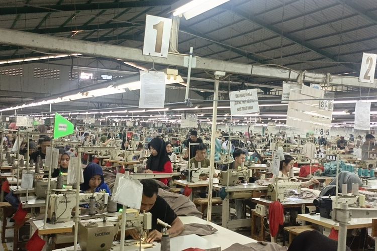 Nasib Buruh Garmen di Bandung di Ujung Tanduk, dari 1.500 Karyawan Kini 800 akibat Sengketa Pailit