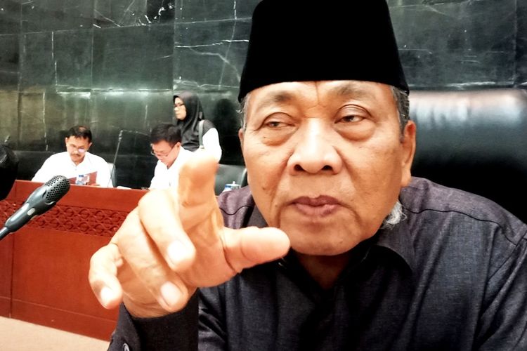 Curhat Ketua DPRD Sumut Wagirin Arman dari disomasi, menghadapi absen berjamaah para wakil rakyat, sampai nasib guru honorer yang terkatung-katung, Kamis (5/9/2019)
