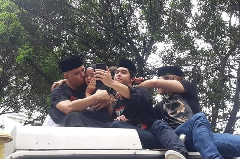 Safeea Menangis Histeris Dalam Pelukan Ahmad Dhani