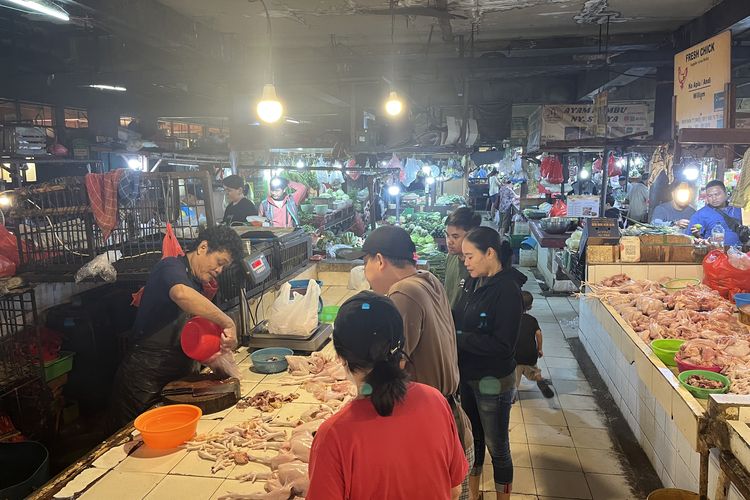 Harga Ayam Hidup di Peternak Ditetapkan Rp 19.500 Per Kg, Bagaimana Kondisi di Pasar?