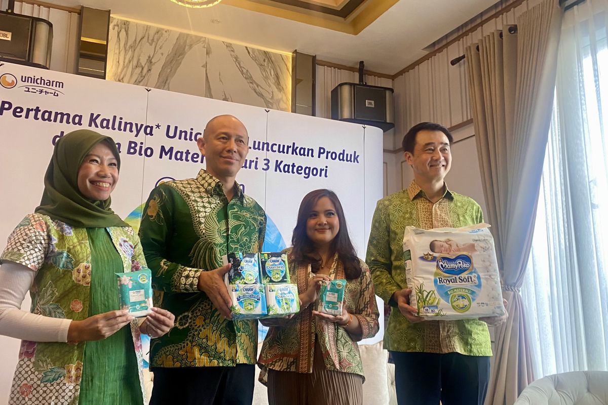 Konferensi pers “Peluncuran Produk Unicharm Edisi Terbatas dengan Bio Material dari 3 Kategori” di Jakarta, Selasa (4/6/2024).