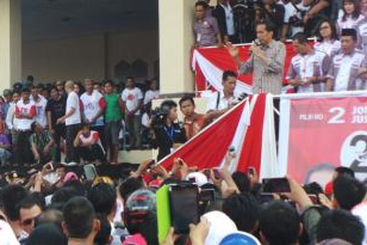 Capres Joko Widodo saat berkampanye di Kota Jambi, Selasa (24/6/2014).