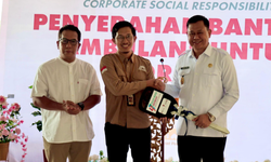 Peringati HUT Ke-47, Pasar Modal Indonesia Serahkan Bantuan Ambulans untuk Masyarakat Papua