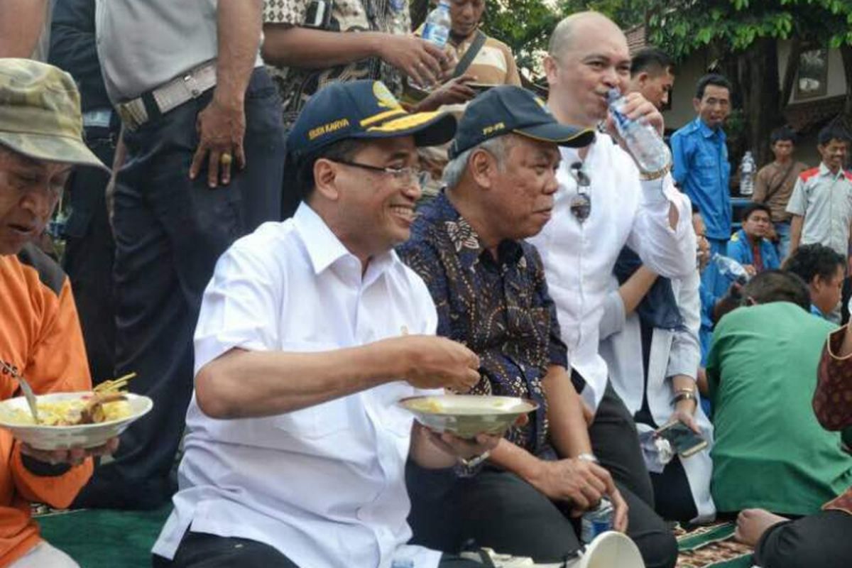 Menteri Perhubungan Budi Karya Sumadi di Terminal Bus Kampung Rambutan, Minggu (25/6/2017).