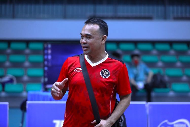 Kepala Bidang Pembinaan dan Prestasi PP PBSI, Rionny Mainaky, memberikan evaluasi terkait penampilan tim putra Indonesia pada semifinal nomor beregu cabang olahraga badminton SEA Games 2021 Vietnam, Selasa (17/5/2022).