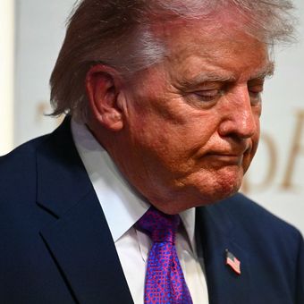Presiden Amerika Serikat Donald Trump saat menghadiri acara kesehatan di South Court Auditorium, Gedung Putih, Washington DC, 18 Mei 2026. AS Serang Iran Setelah Laporan Kesepakatan Perang Bertentangan, Situs Militer Jadi Sasaran
