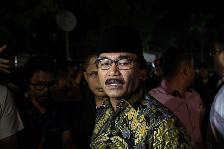 Adhyaksa Dault melayat almarhum Presiden ke-3 Republik Indonesia, Bacharudin Jusuf Habibie di rumah duka di Patra Kuningan, Jakarta, Kamis (11/9/2019).  BJ Habibie meninggal akibat penyakit yang dideritanya.