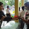 Istri Gubernur NTT Datangi SMA yang Masuk Pukul 05.30, Bagikan Makanan Berbahan Kelor Gratis Selama Sebulan