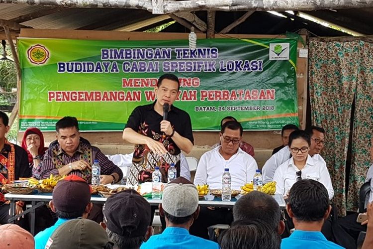 Wakil ketua Komisi IV DPR RI, Daniel Johan bertemu dengan kelompok tani di Kepulauan Riau, Kamis (1/11/2018)