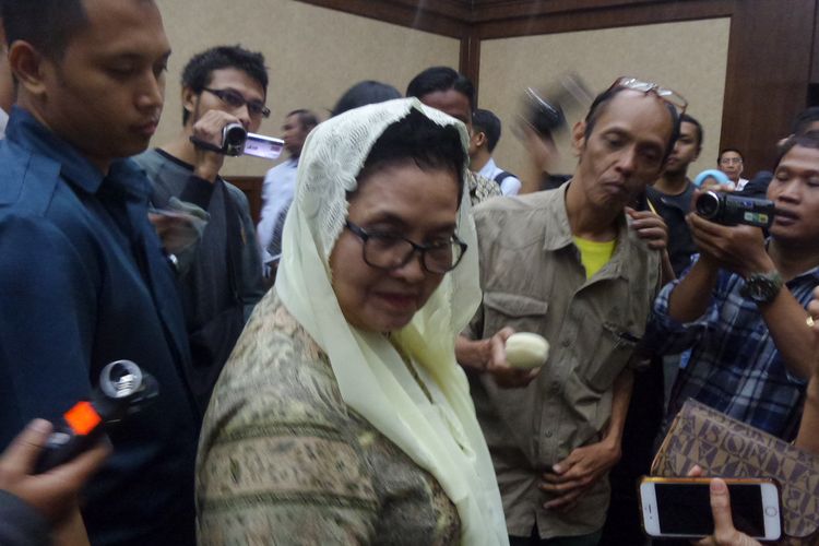 Mantan Menteri Kesehatan, Siti Fadilah Supari, menjadi terdakwa di Pengadilan Tipikor Jakarta, Rabu (1/3/2017).