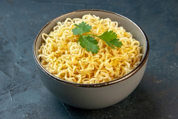 Mulai Usia Berapa Anak Boleh Makan Mi Instan?