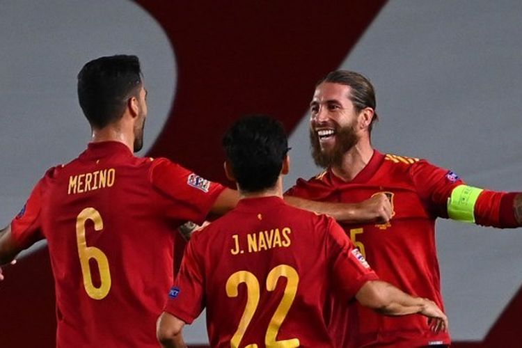 Sergio Ramos merayakan gol yang ia cetak bersama Mikel Merino dan Jesus Navas dalam laga Spanyol vs Ukraina pada ajang UEFA Nations League 2020-2021 yang dilangsungkan di Stadion Alfredo di Stefano, Madrid, Senin (7/9/2020) dini hari WIB.