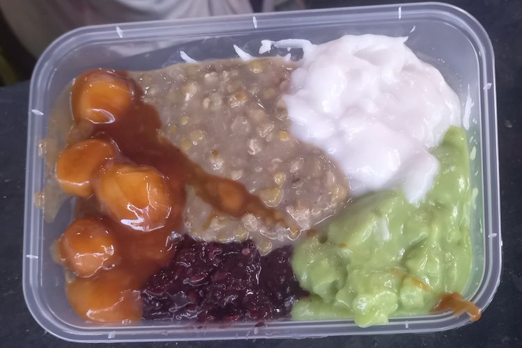 bubur sumsum campur di bazaar takjil ramadhan benhil 