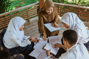 Insentif Guru Honorer Naik Rp 100.000, P2G: Seharga Roti di Los Angeles