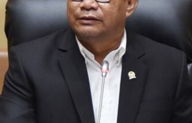 Fary Djemy Francis Ketua Komisi V DPR RI 2009-2014