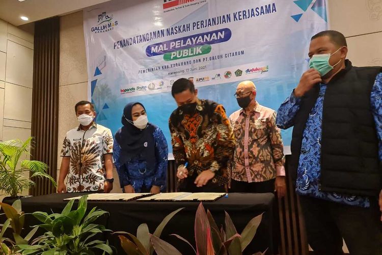 Penandatanganan Mal Pelayanan Publik (MPP) Karawang di Hotel Mercure Karawang, Kamis (17/6/2021).