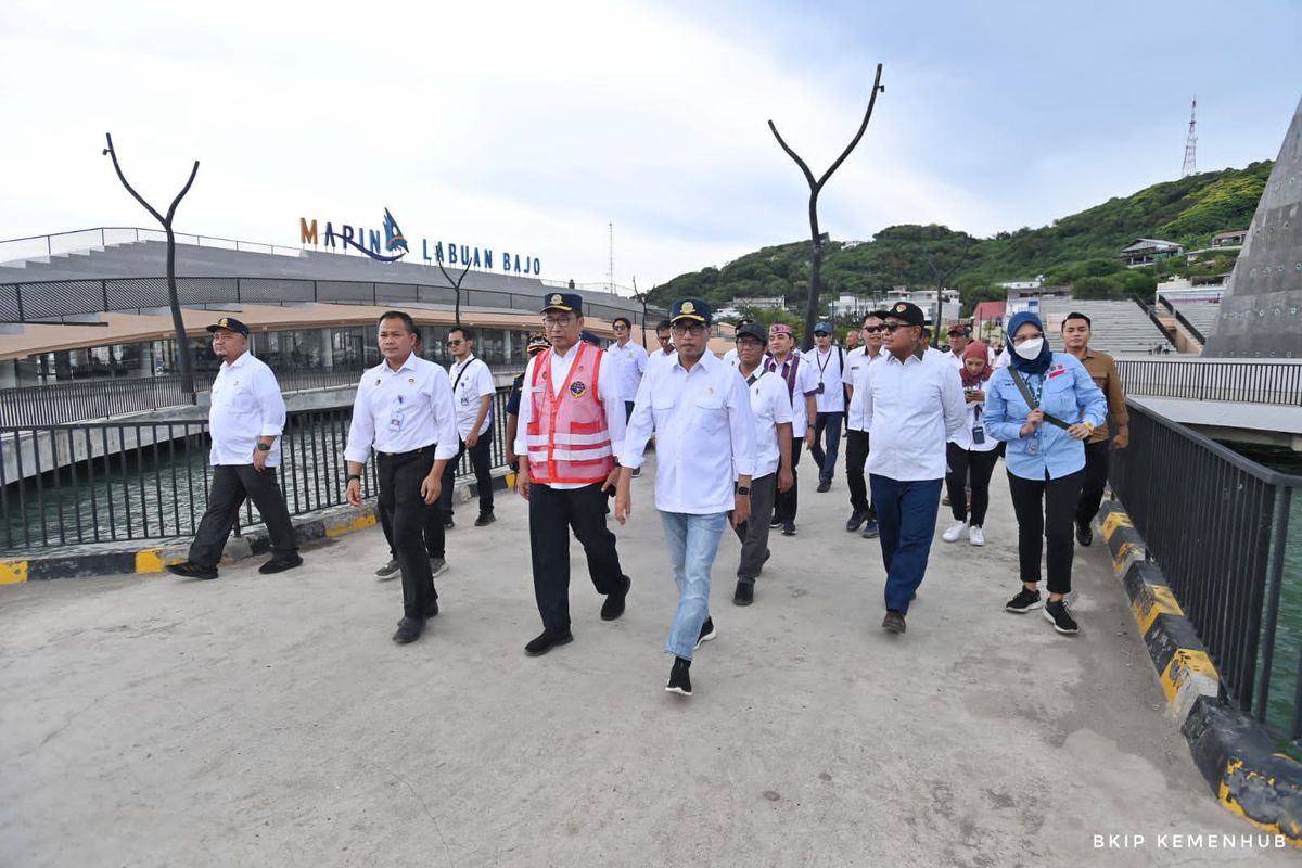 Menteri Perhubungan Budi Karya Sumadi melakukan pemeriksaan terkait kesiapan sarana dan prasarana di Labuan Bajo, Nusa Tenggara Timur (NTT) untuk mendukung kelancaran pergerakan para pemimpin negara dan peserta Konferensi Tingkat Tinggi (KTT) ASEAN ke-42, Sabtu (8/4/2023).