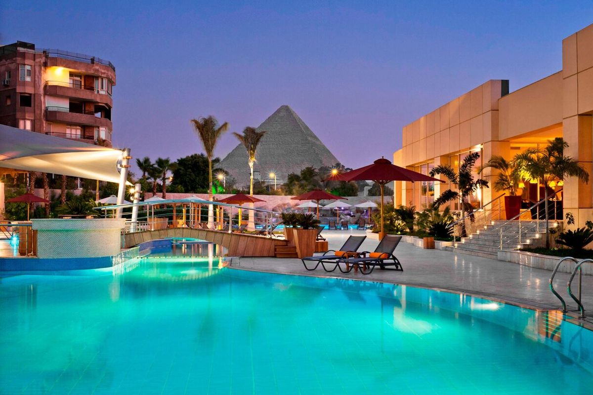 Le Meridien Pyramid Hotel & Spa, Mesir.